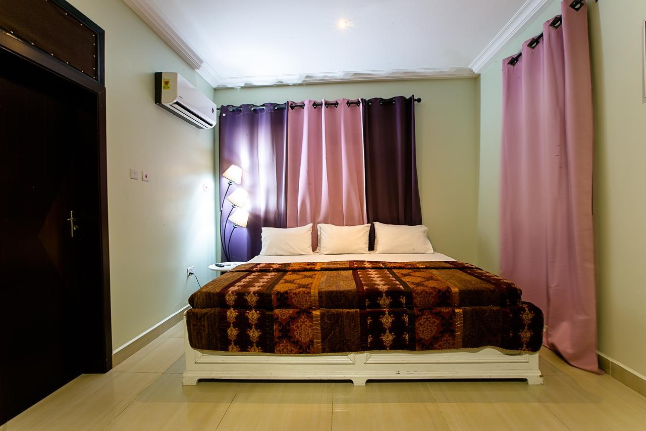 @Home Boutique B&B Hostel And Suite Accra Exterior photo