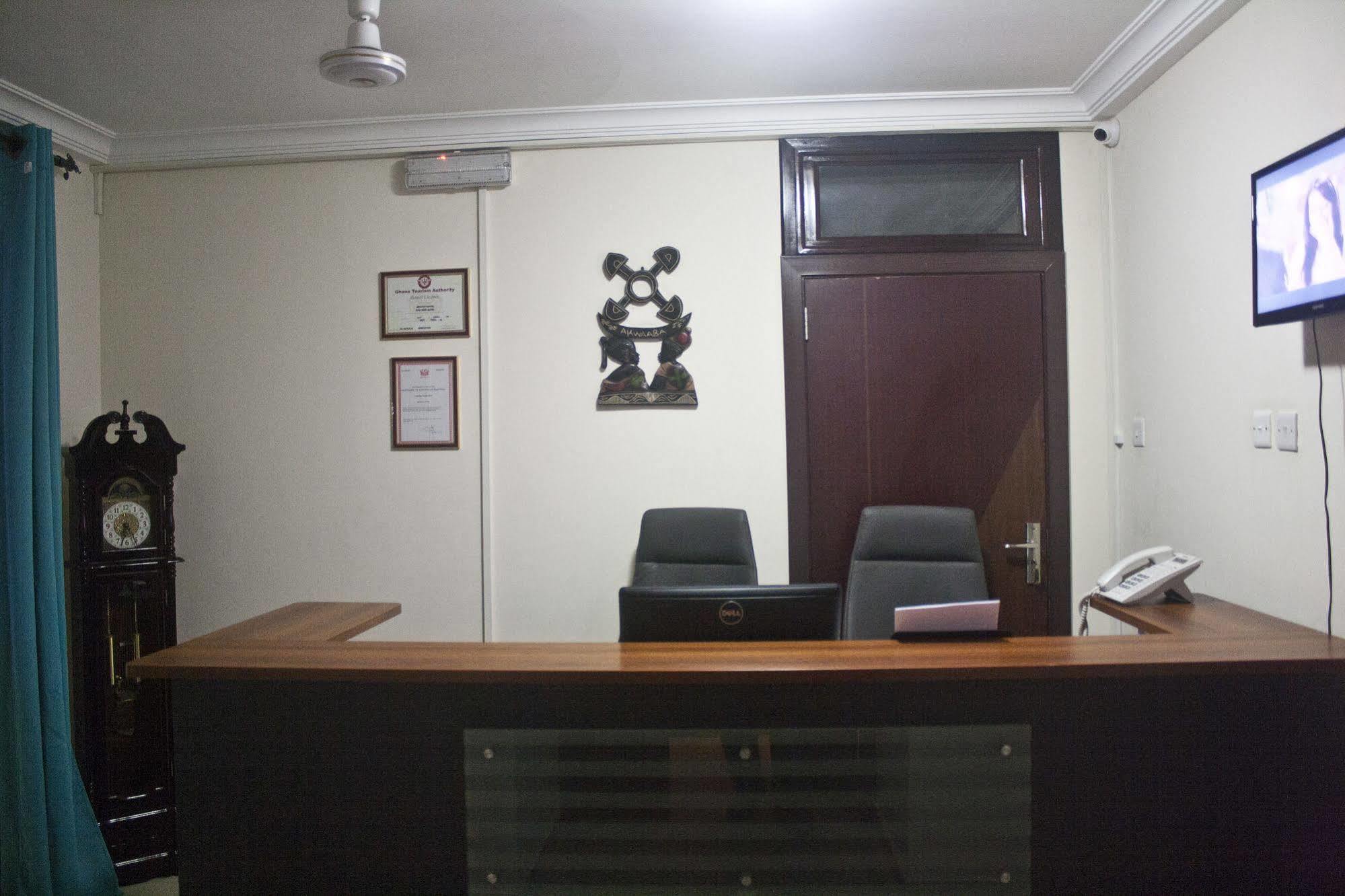 @Home Boutique B&B Hostel And Suite Accra Exterior photo