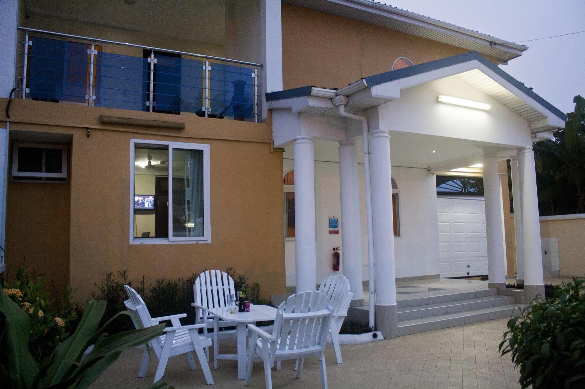 @Home Boutique B&B Hostel And Suite Accra Exterior photo